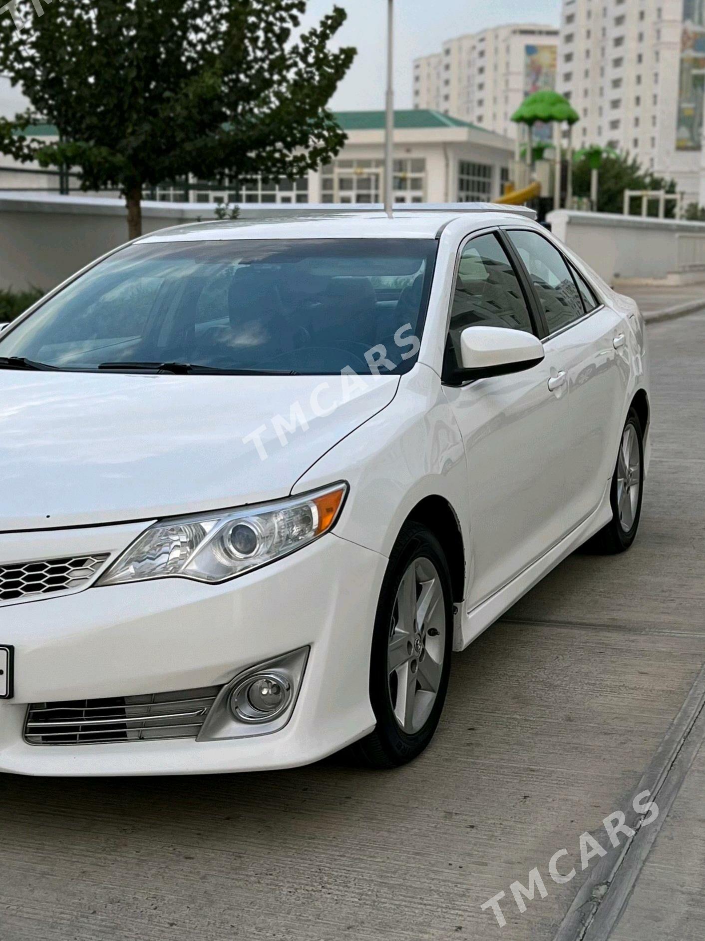 Toyota Camry 2014 - 215 000 TMT - Кëши - img 4