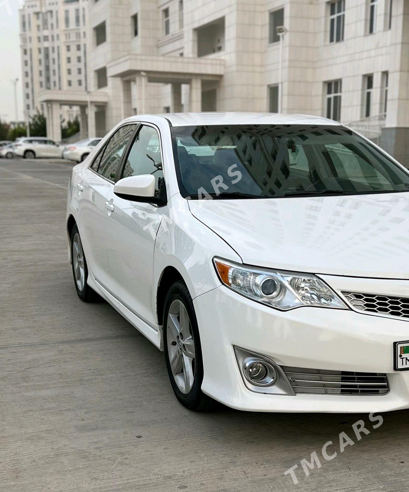 Toyota Camry 2014 - 215 000 TMT - Кëши - img 3
