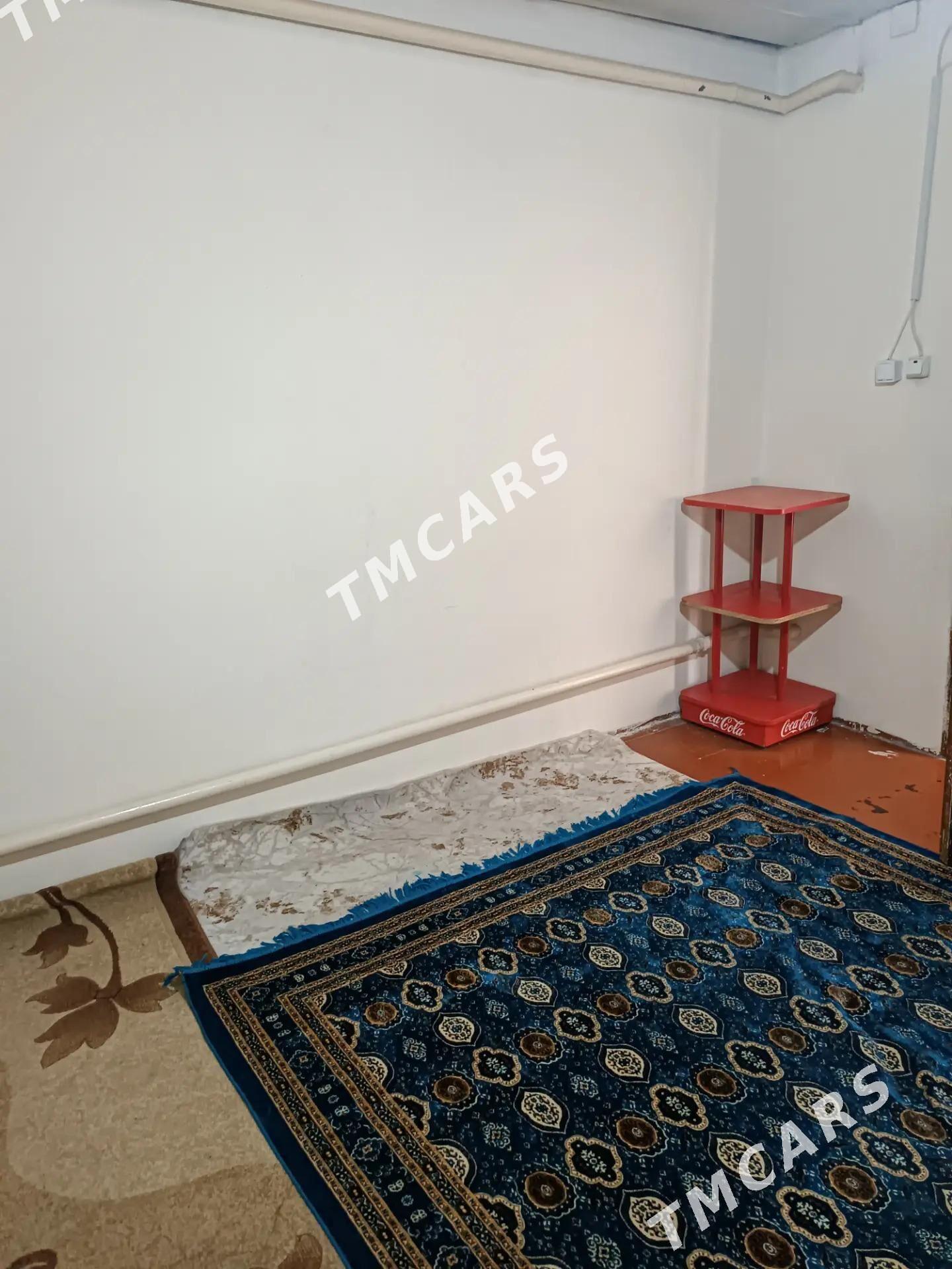 Komnat Teke bazara golay - Aşgabat - img 2