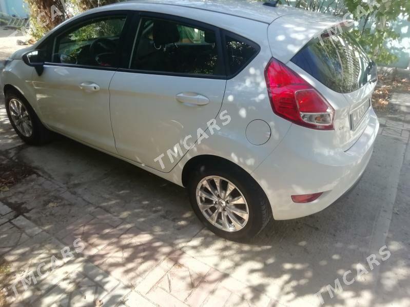 Ford Fiesta 2019 - 125 000 TMT - Aşgabat - img 4