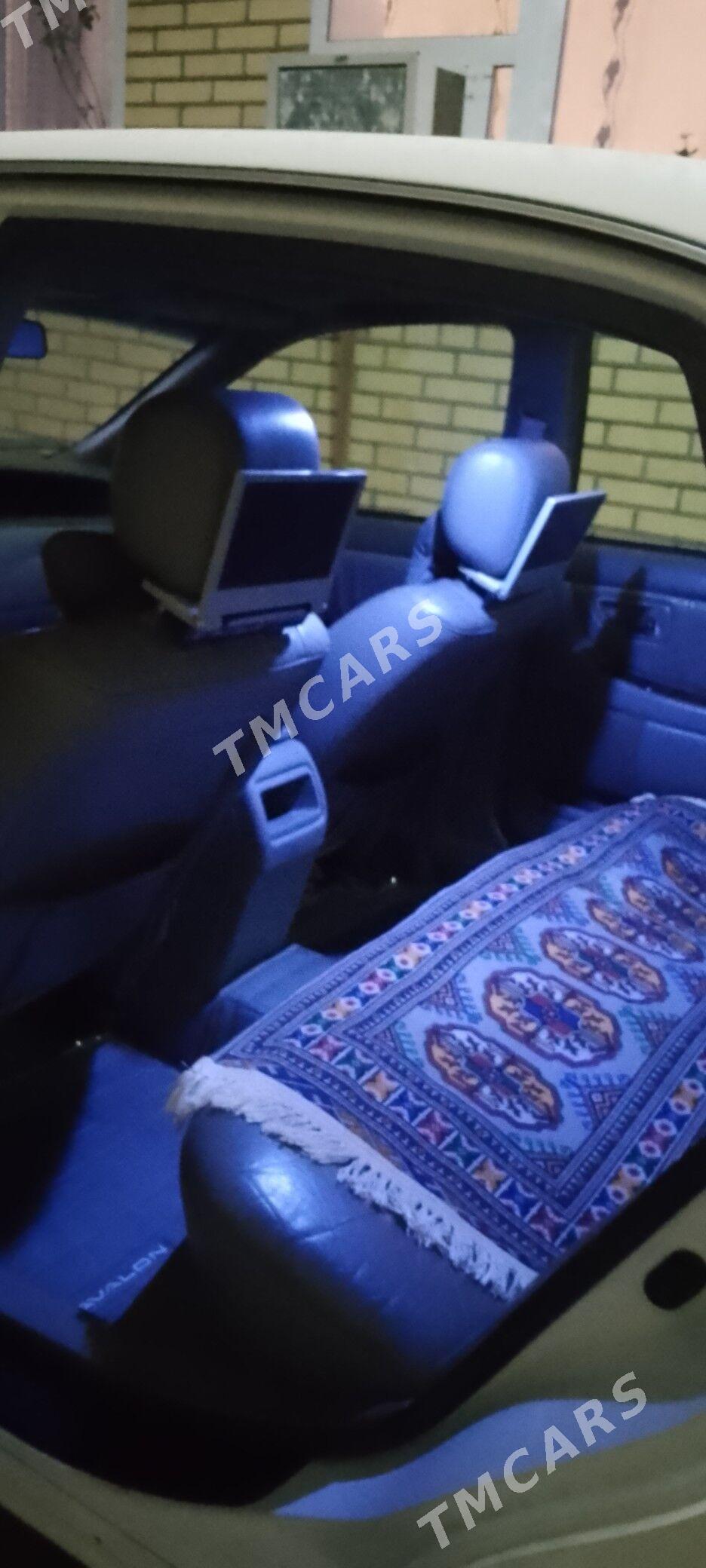 Toyota Avalon 2001 - 180 000 TMT - Байрамали - img 3