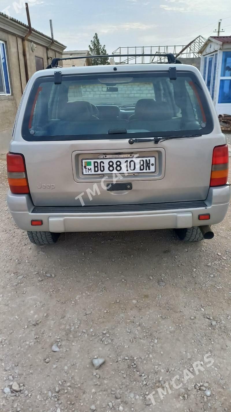 Jeep Grand Cherokee L 2000 - 85 000 TMT - Гумдаг - img 2