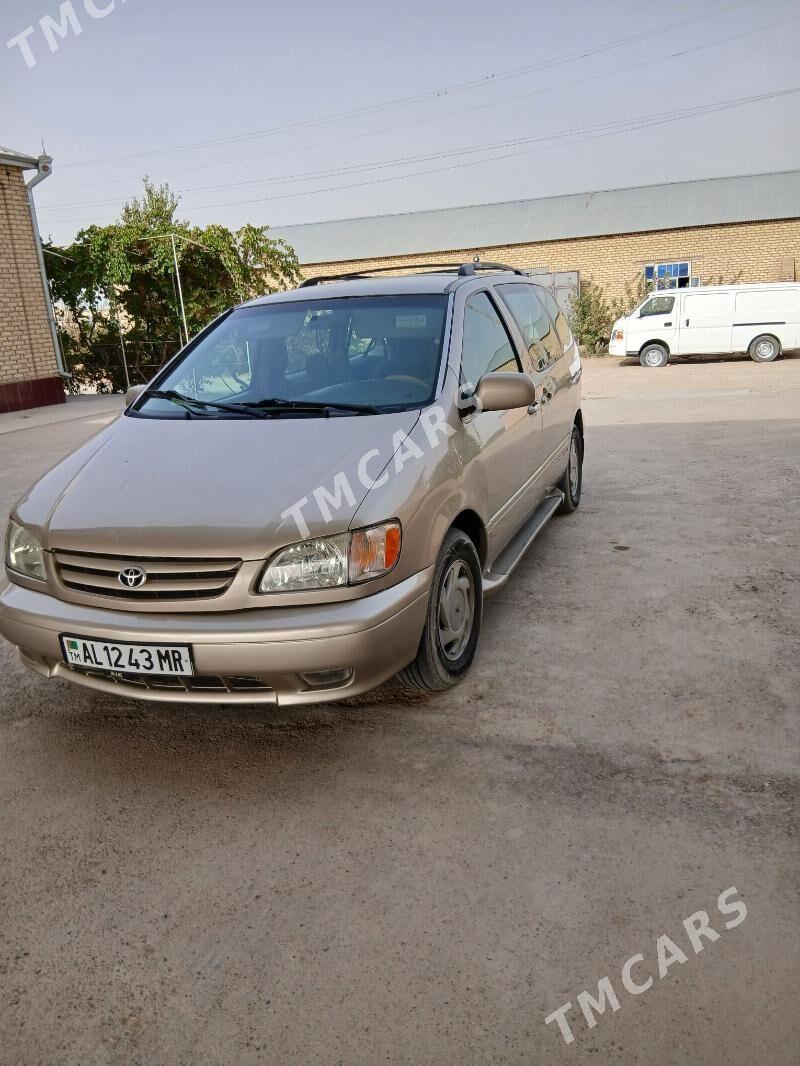 Toyota Sienna 2002 - 170 000 TMT - Мары - img 5