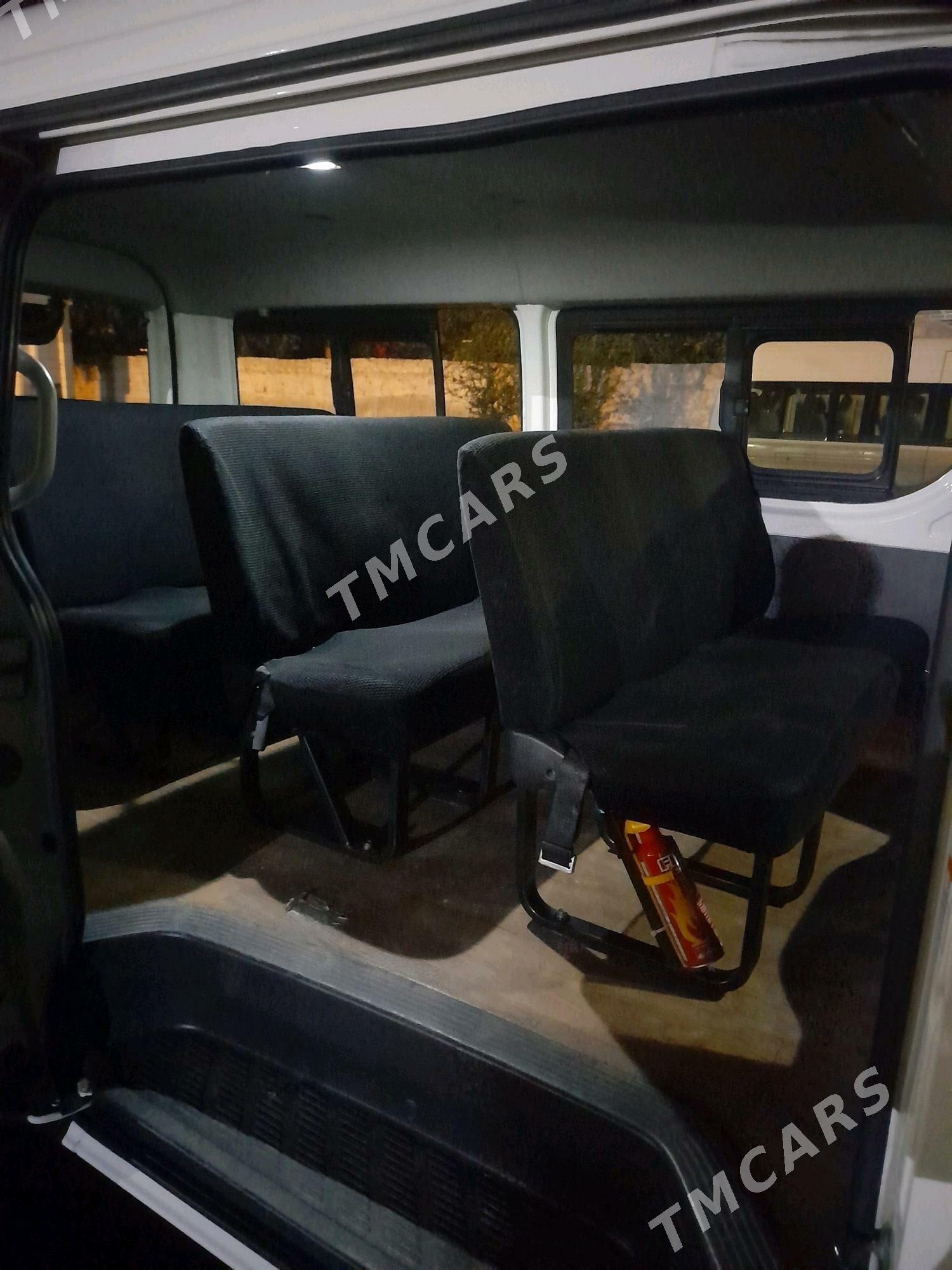 Toyota Hiace 2015 - 404 000 TMT - Анев - img 4