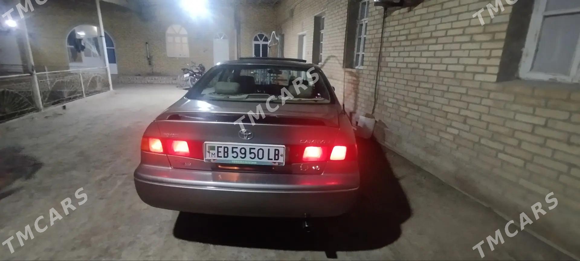 Toyota Camry 2000 - 125 000 TMT - Саят - img 7