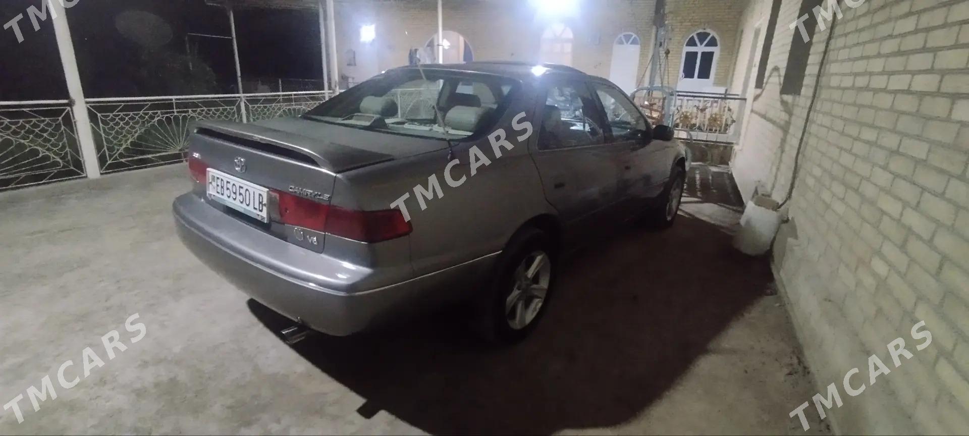 Toyota Camry 2000 - 125 000 TMT - Саят - img 9