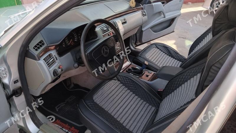 Mercedes-Benz E320 2000 - 85 000 TMT - Türkmenabat - img 4