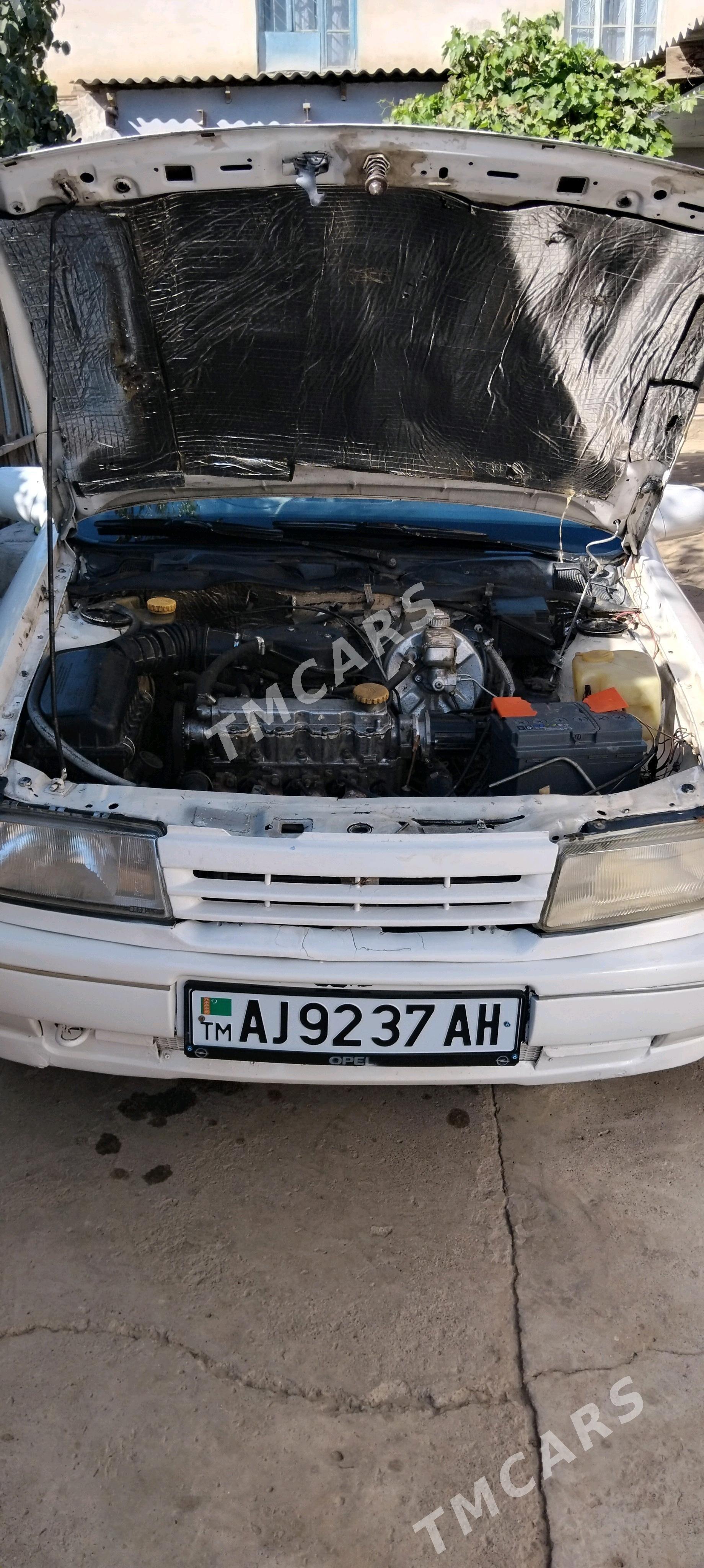 Opel Vectra 1990 - 34 000 TMT - Tejen - img 3