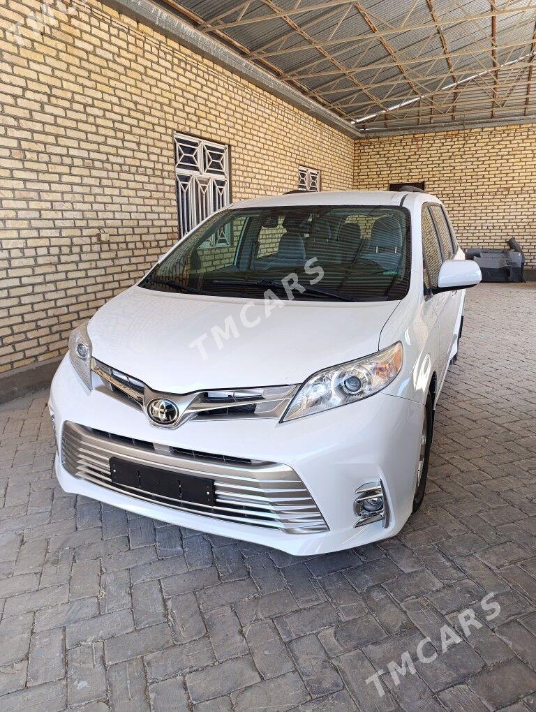 Toyota Sienna 2020 - 500 000 TMT - Байрамали - img 2