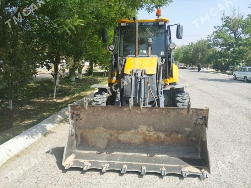 JCB 3CX Compact 2012 - 400 000 TMT - Махтумкули - img 4