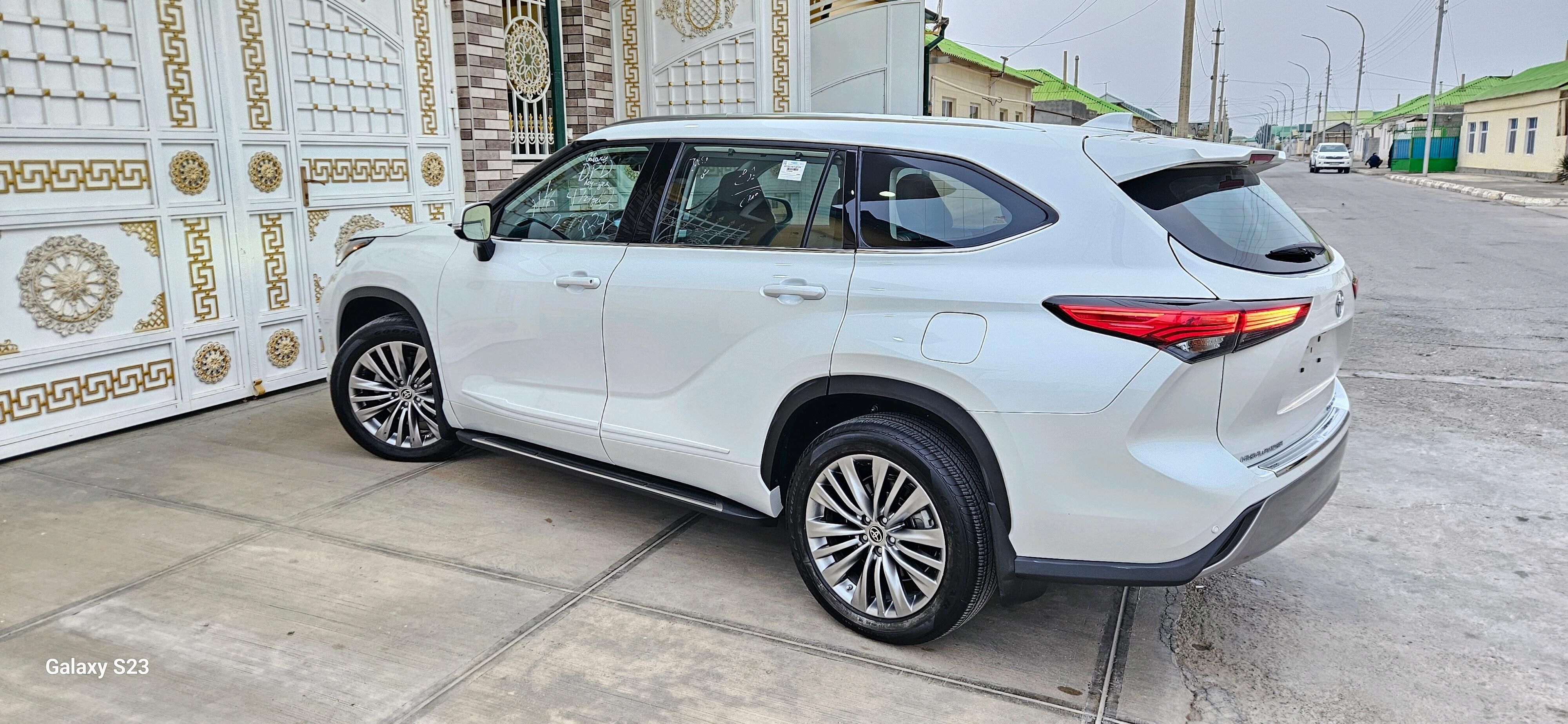 Toyota Highlander 2022 - 686 000 TMT - Aşgabat - img 3