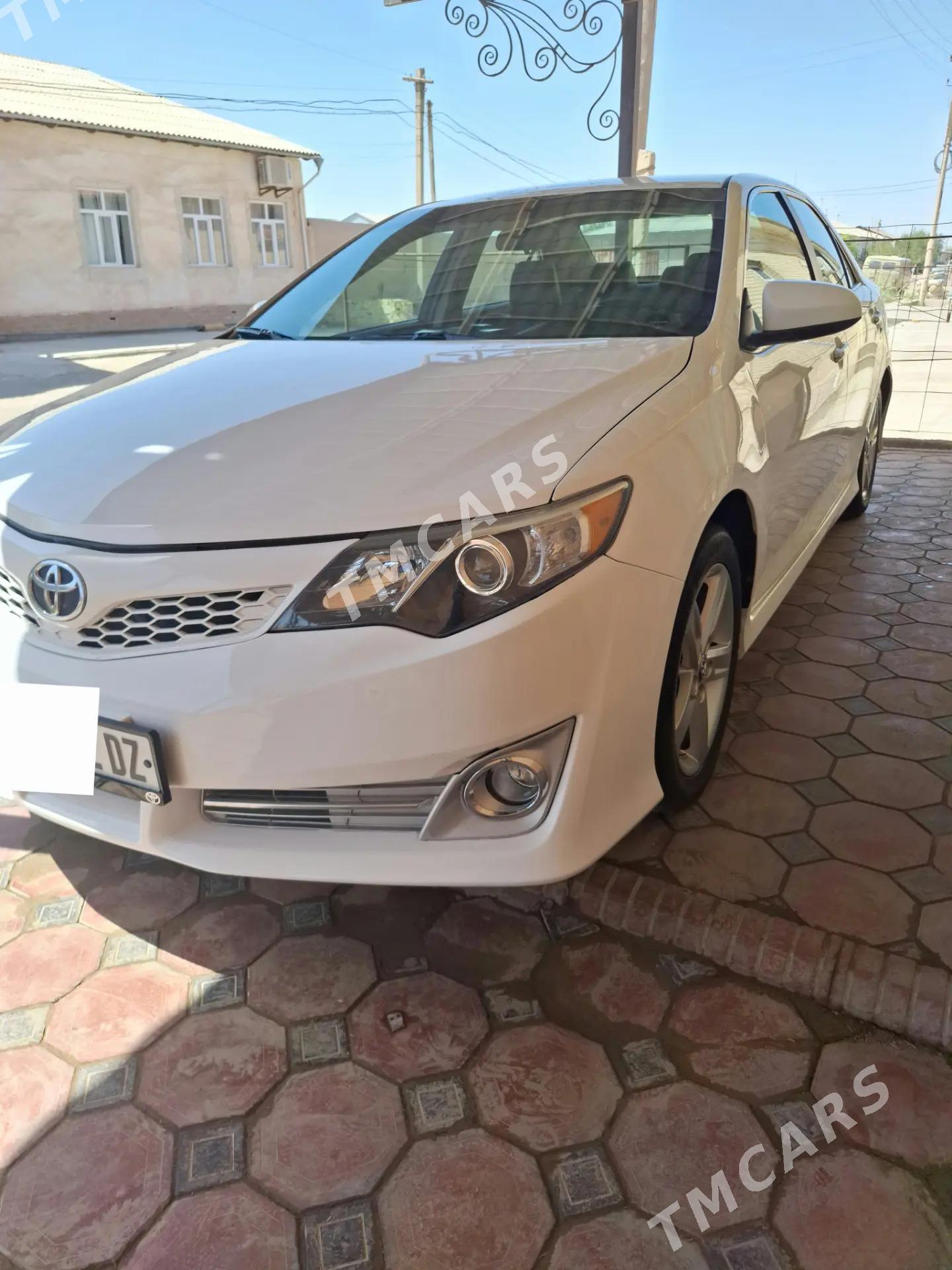 Toyota Camry 2013 - 220 000 TMT - Кёнеургенч - img 2