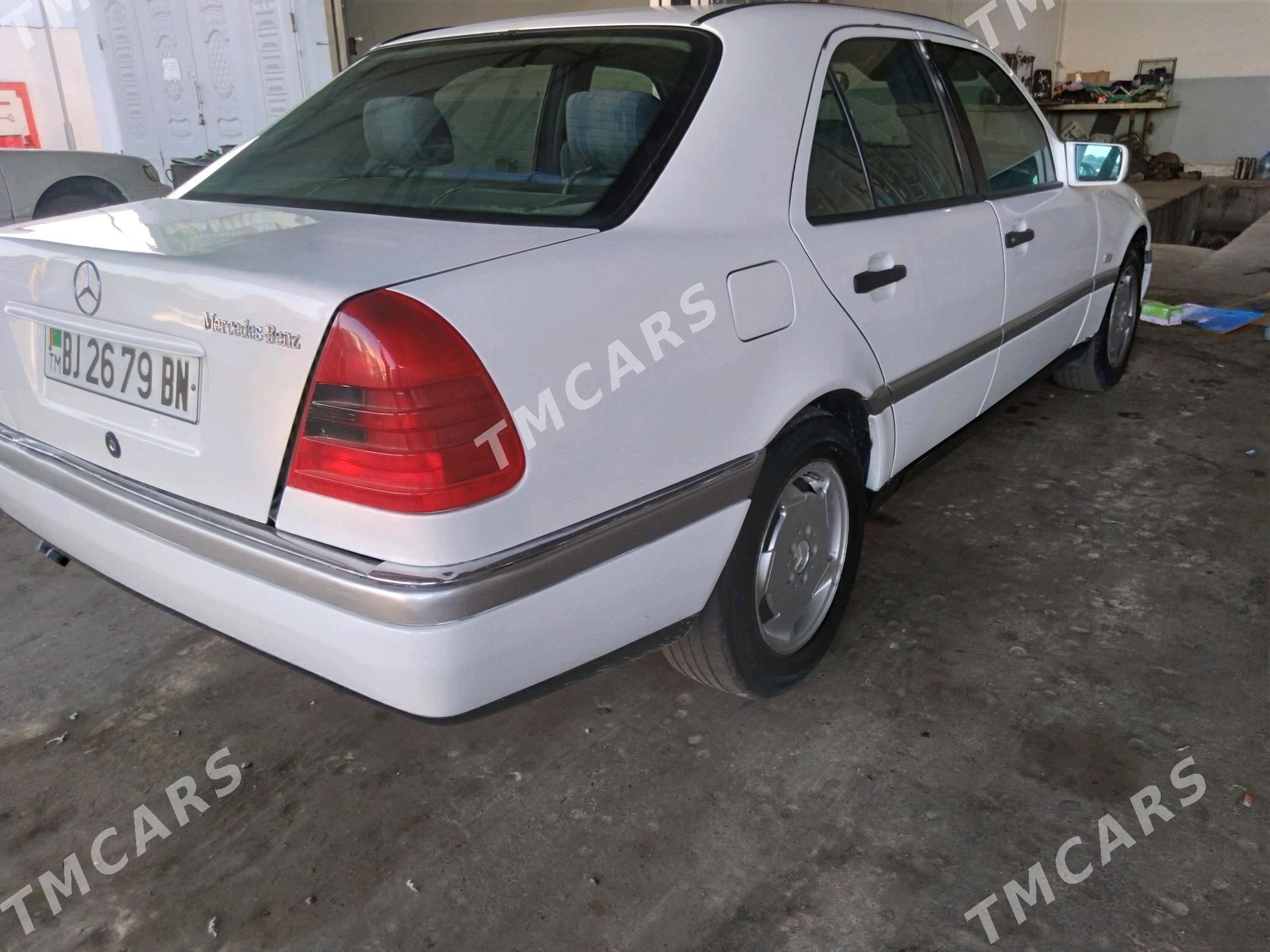 Mercedes-Benz C-Class 1995 - 44 000 TMT - Туркменбаши - img 4