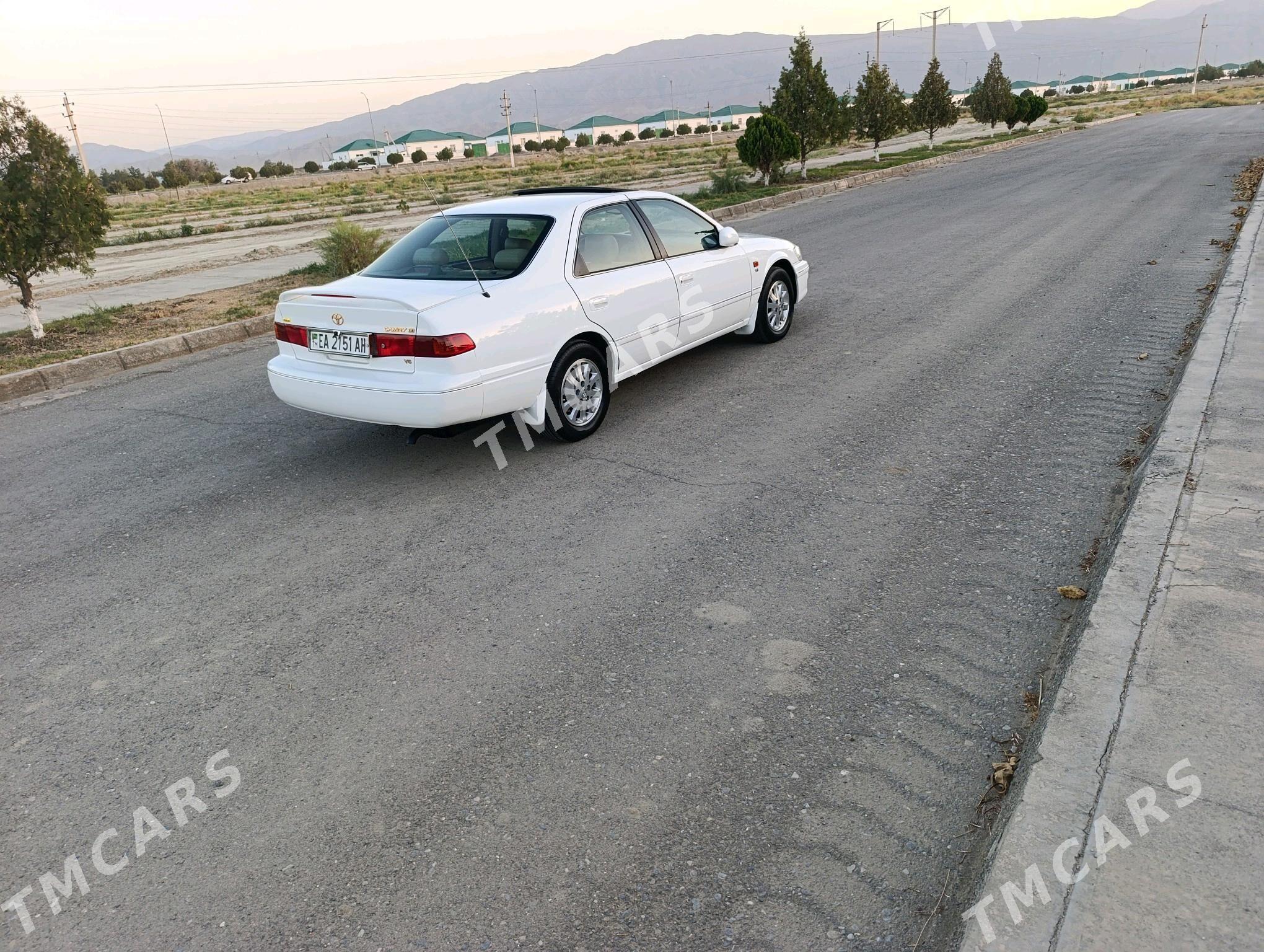 Toyota Camry 2000 - 185 000 TMT - Bäherden - img 4