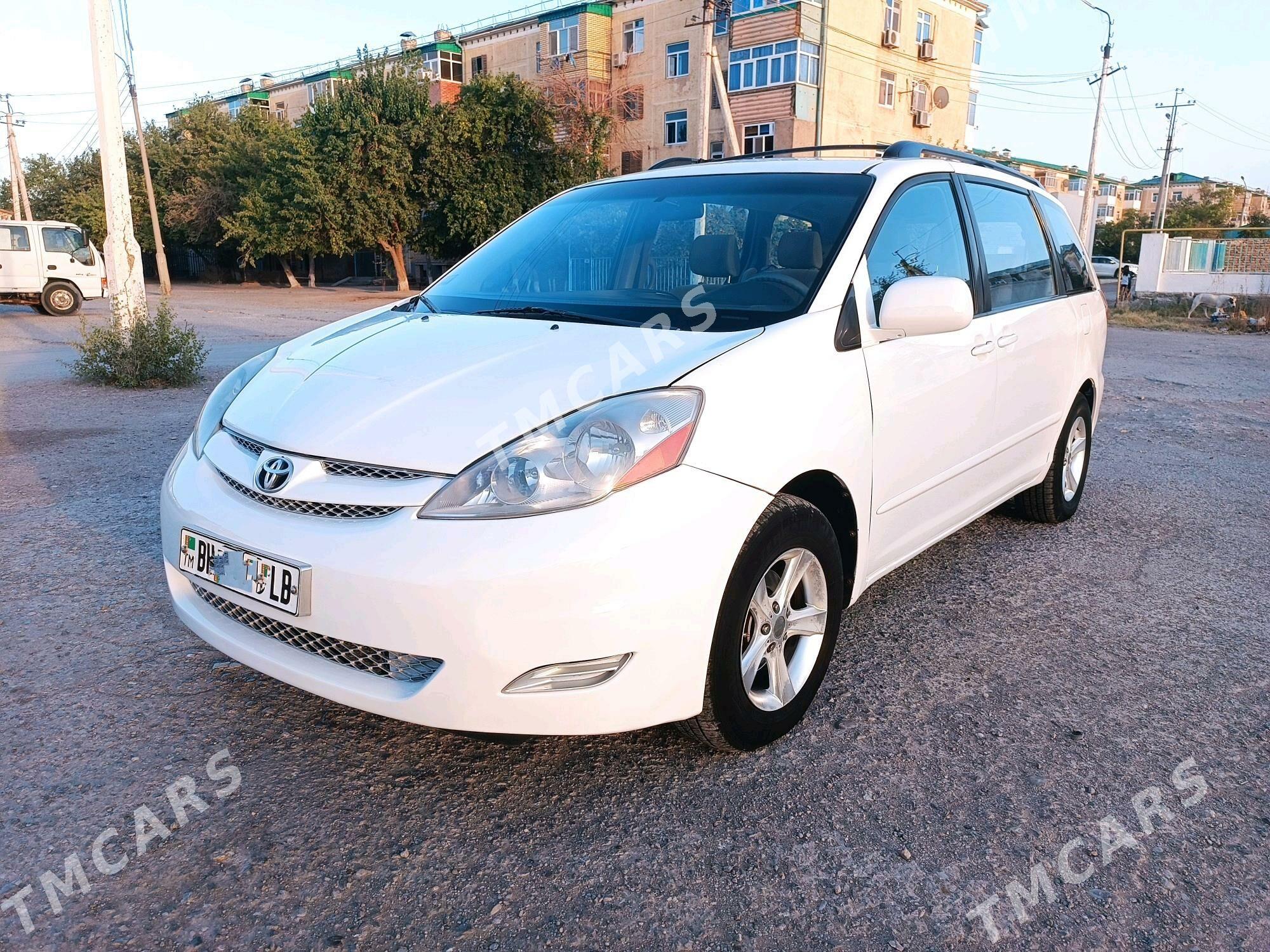 Toyota Sienna 2006 - 240 000 TMT - Türkmenabat - img 2