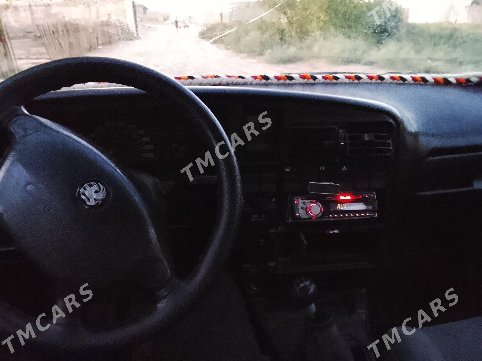 Opel Omega 1993 - 13 000 TMT - Болдумсаз - img 2