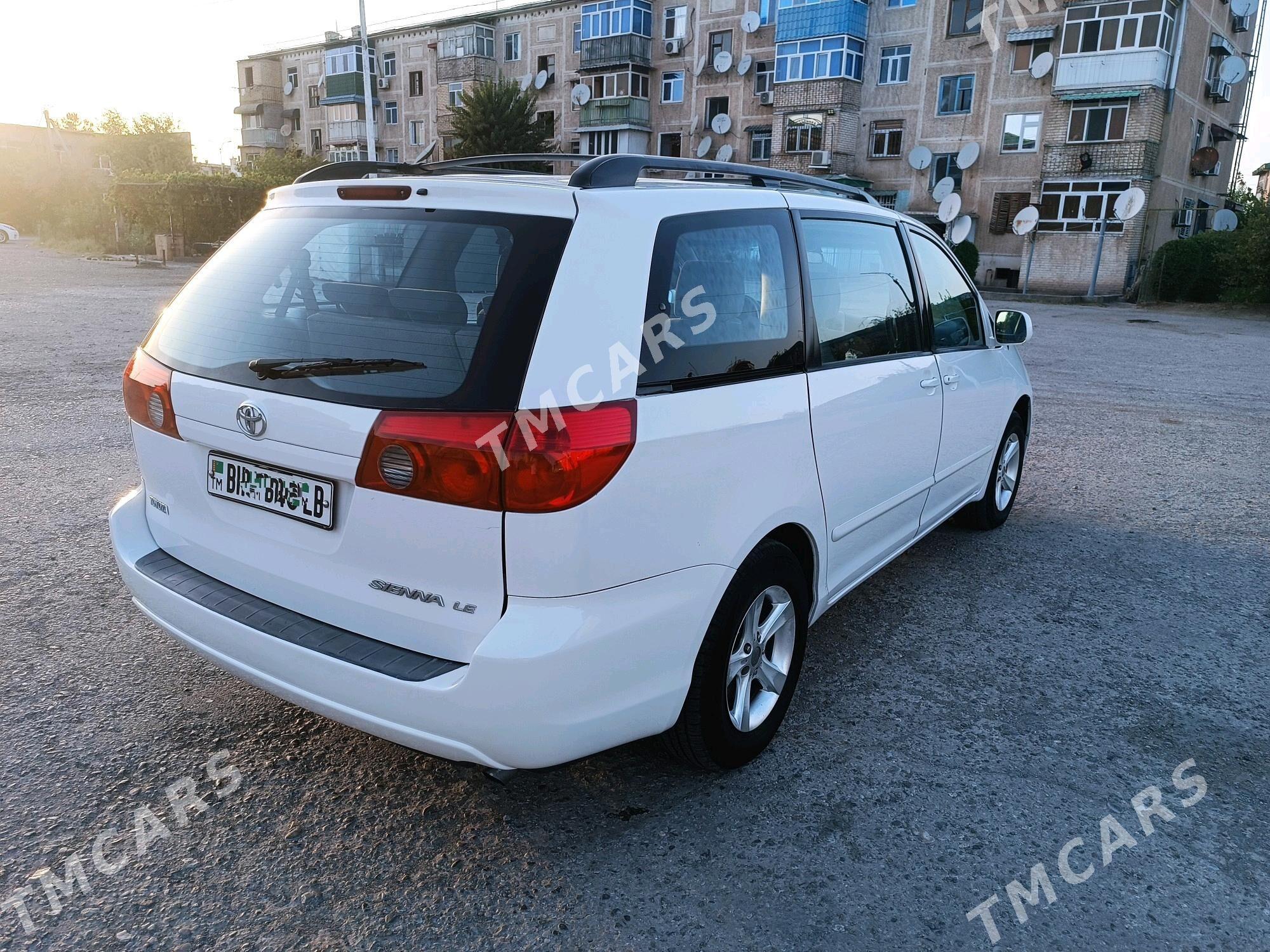 Toyota Sienna 2006 - 240 000 TMT - Türkmenabat - img 5