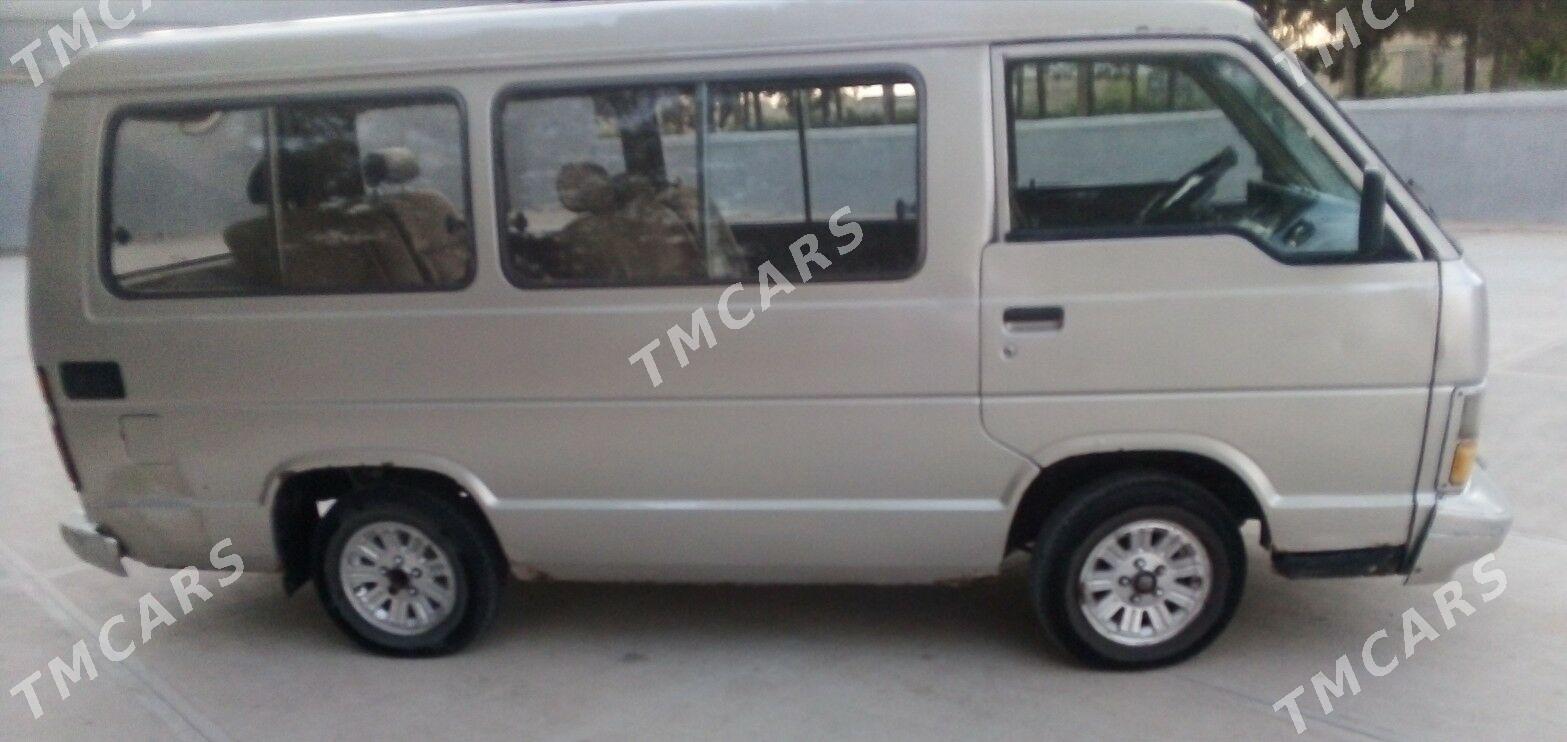 Toyota Hiace 1986 - 35 000 TMT - Байрамали - img 3