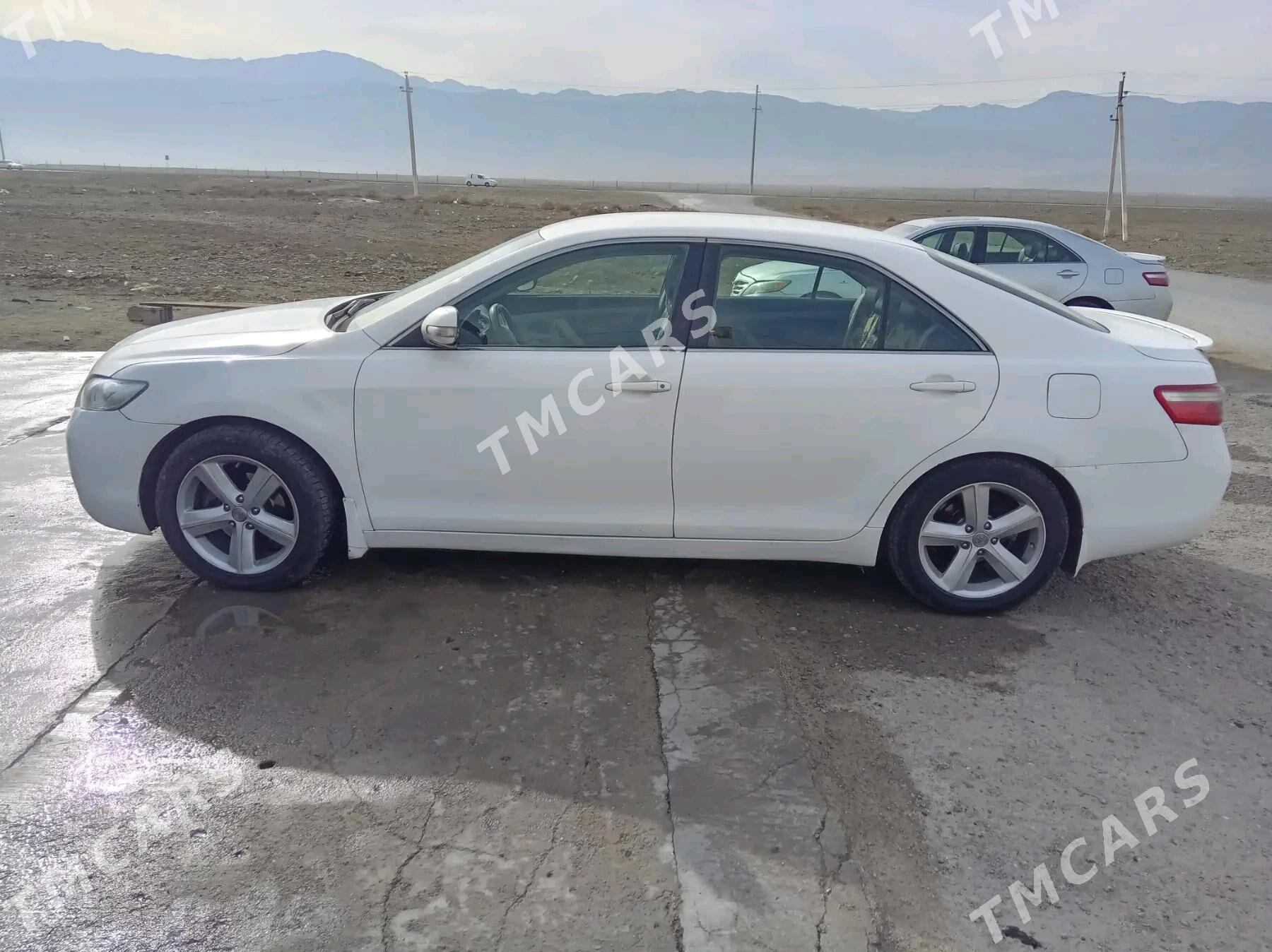 Toyota Camry 2009 - 130 000 TMT - Бахарден - img 4