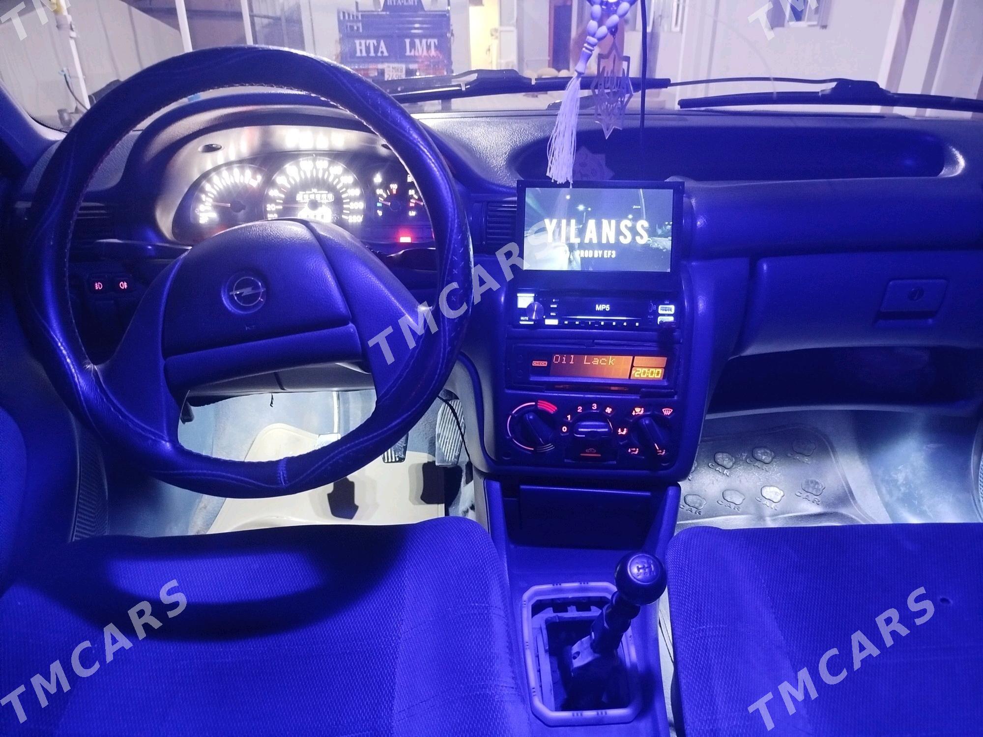 Opel Astra 1993 - 50 000 TMT - Мары - img 5