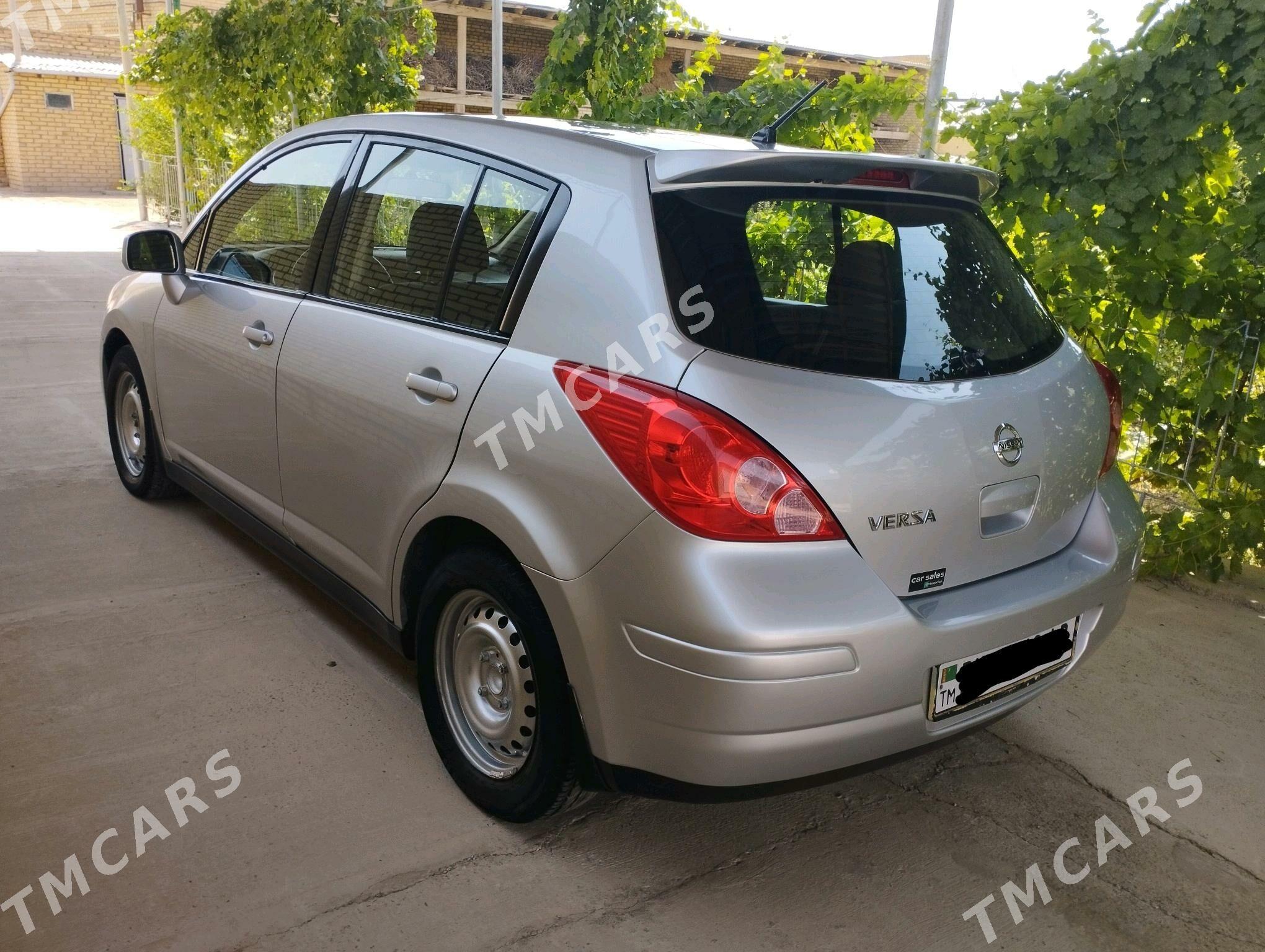 Nissan Versa 2011 - 120 000 TMT - Халач - img 3
