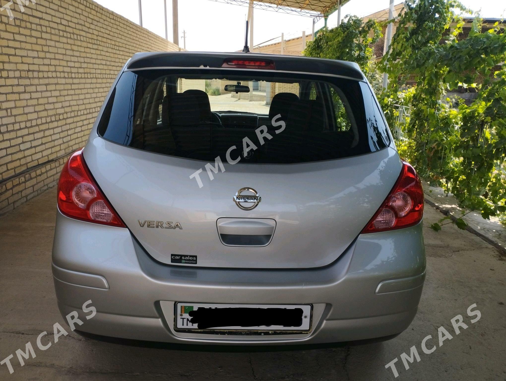 Nissan Versa 2011 - 120 000 TMT - Халач - img 5