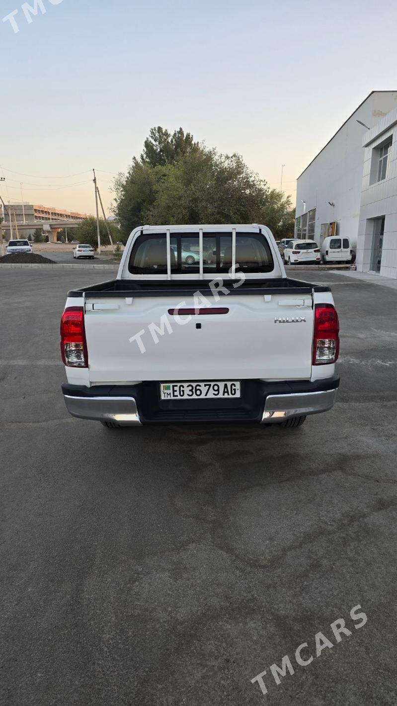 Toyota Hilux 2020 - 355 000 TMT - Ашхабад - img 4