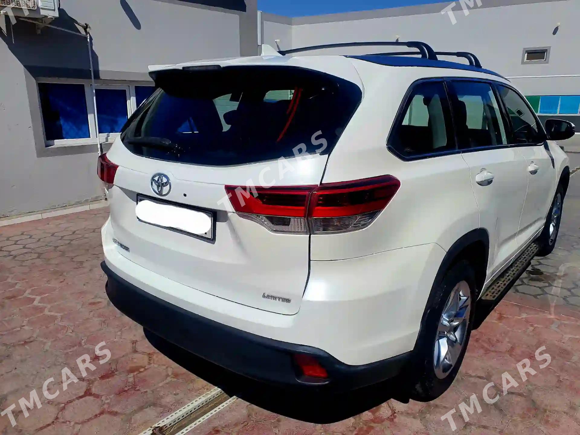 Toyota Highlander 2019 - 500 000 TMT - Халач - img 5