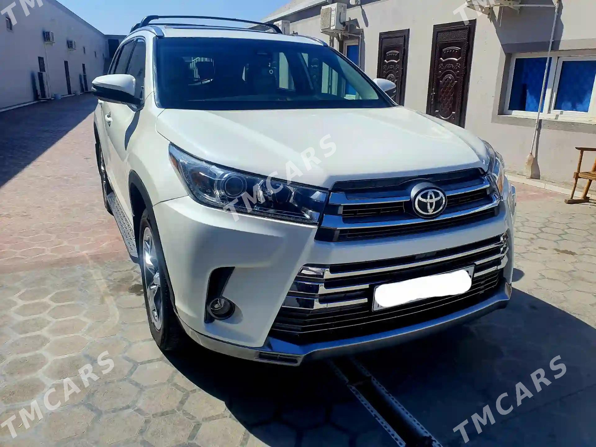 Toyota Highlander 2019 - 500 000 TMT - Халач - img 4