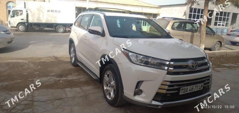 Toyota Highlander 2019 - 500 000 TMT - Халач - img 6