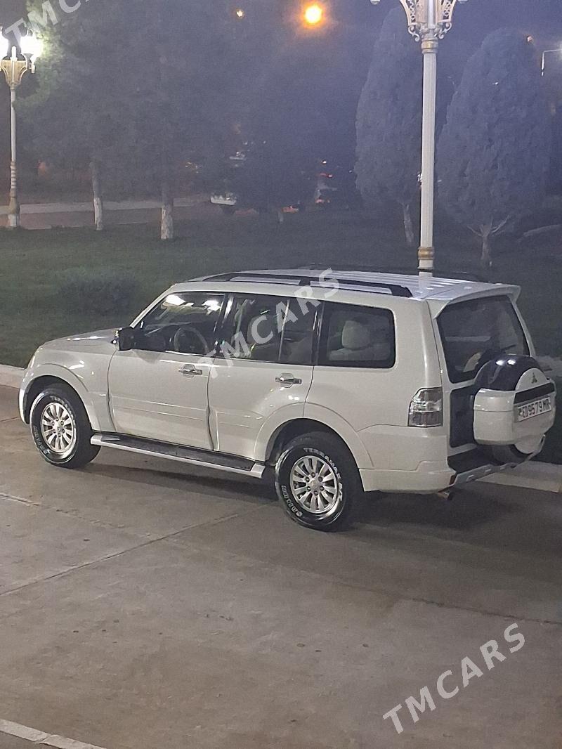 Mitsubishi Pajero 2010 - 220 000 TMT - Мары - img 4