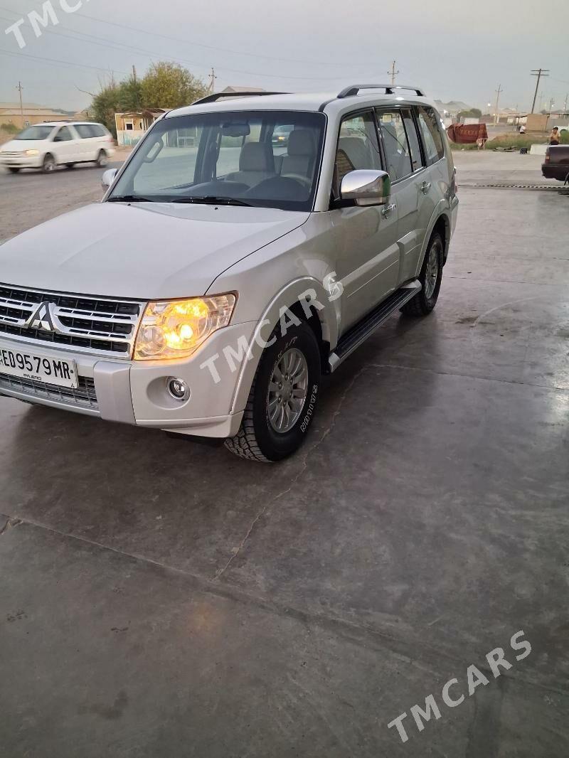 Mitsubishi Pajero 2010 - 220 000 TMT - Мары - img 8