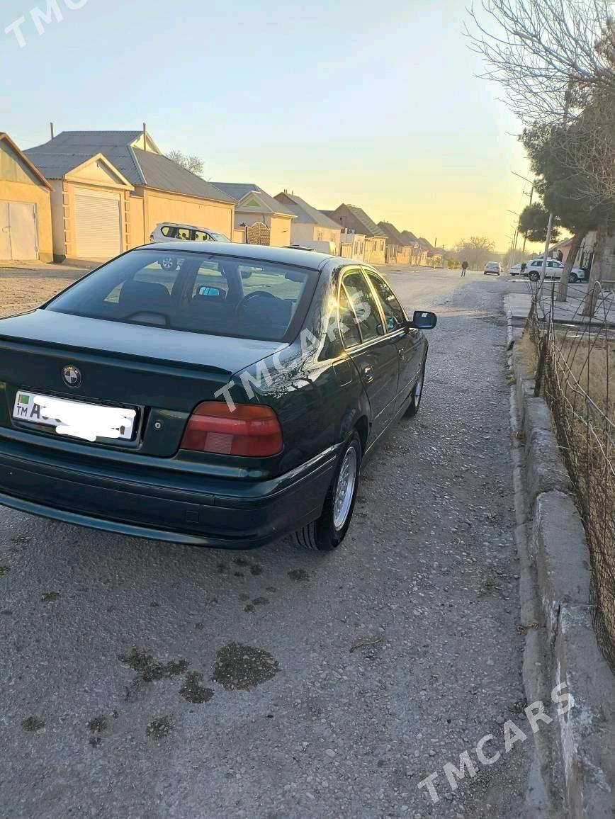 BMW E39 1998 - 75 000 TMT - Балканабат - img 4