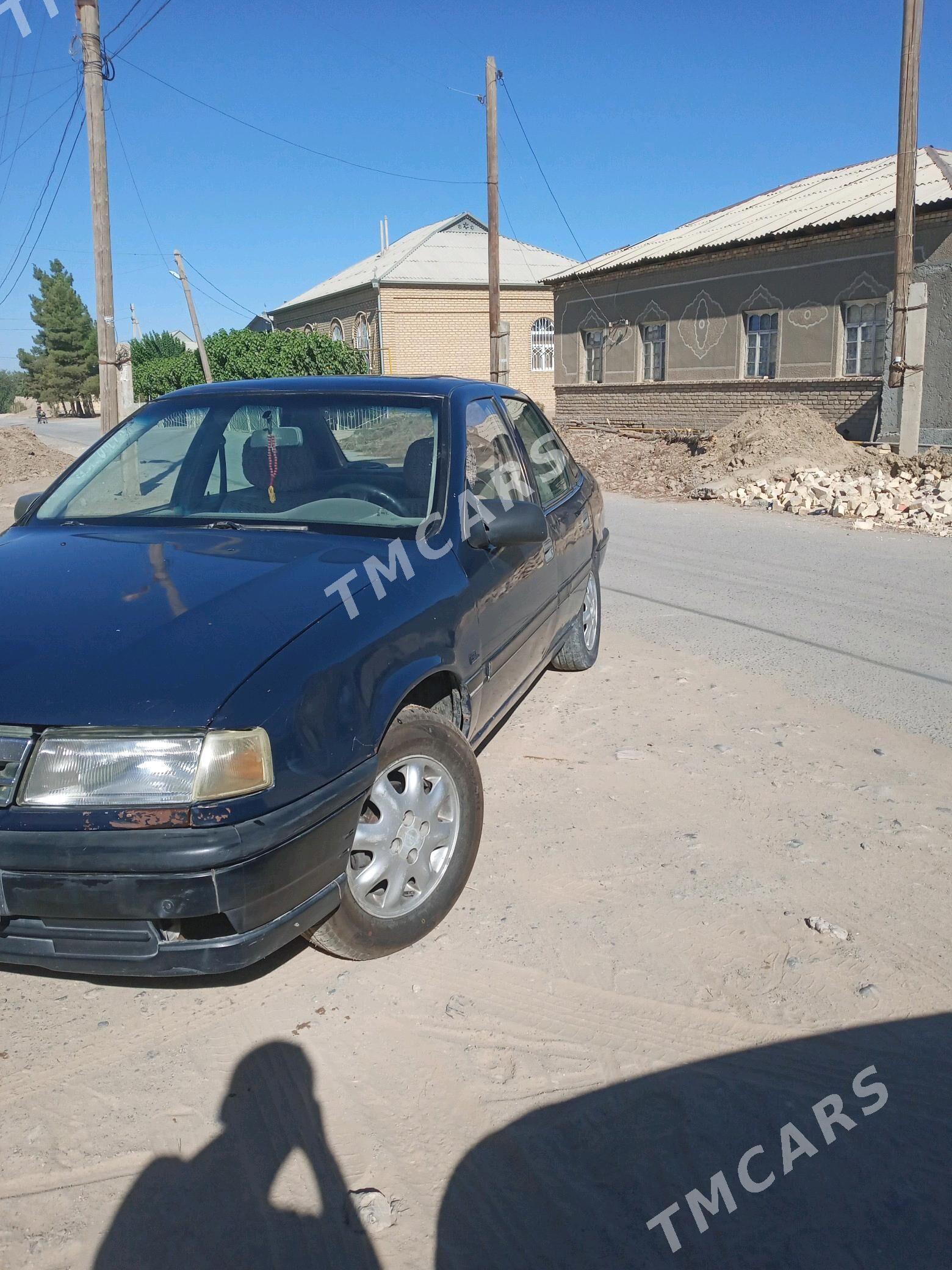 Opel Vectra 1990 - 30 000 TMT - Мары - img 3