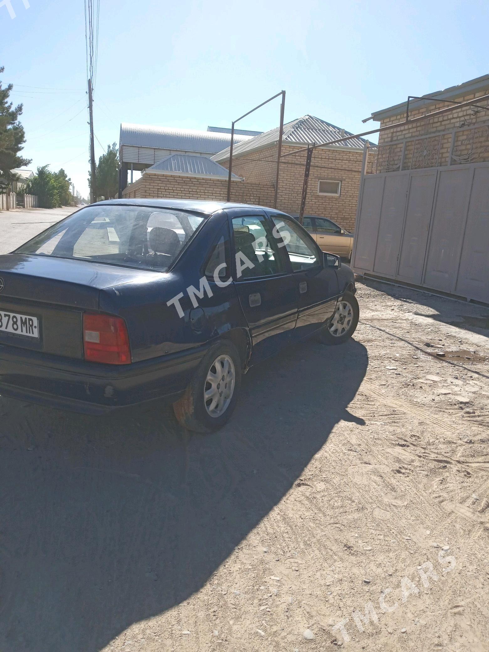 Opel Vectra 1990 - 30 000 TMT - Мары - img 2