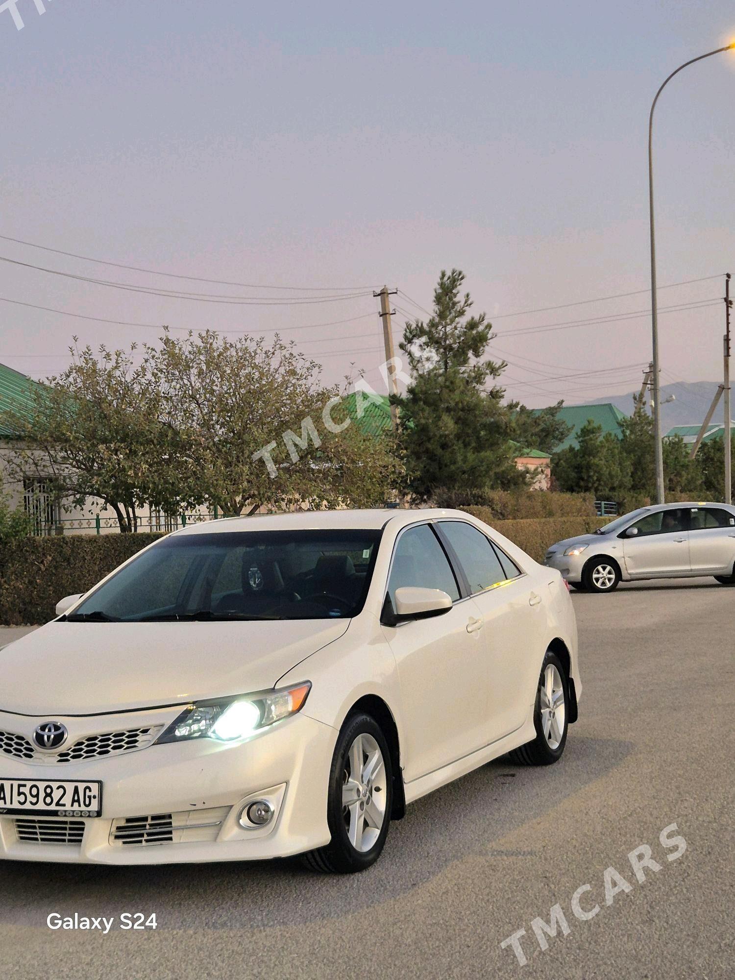 Toyota Camry 2012 - 230 000 TMT - Büzmeýin - img 2