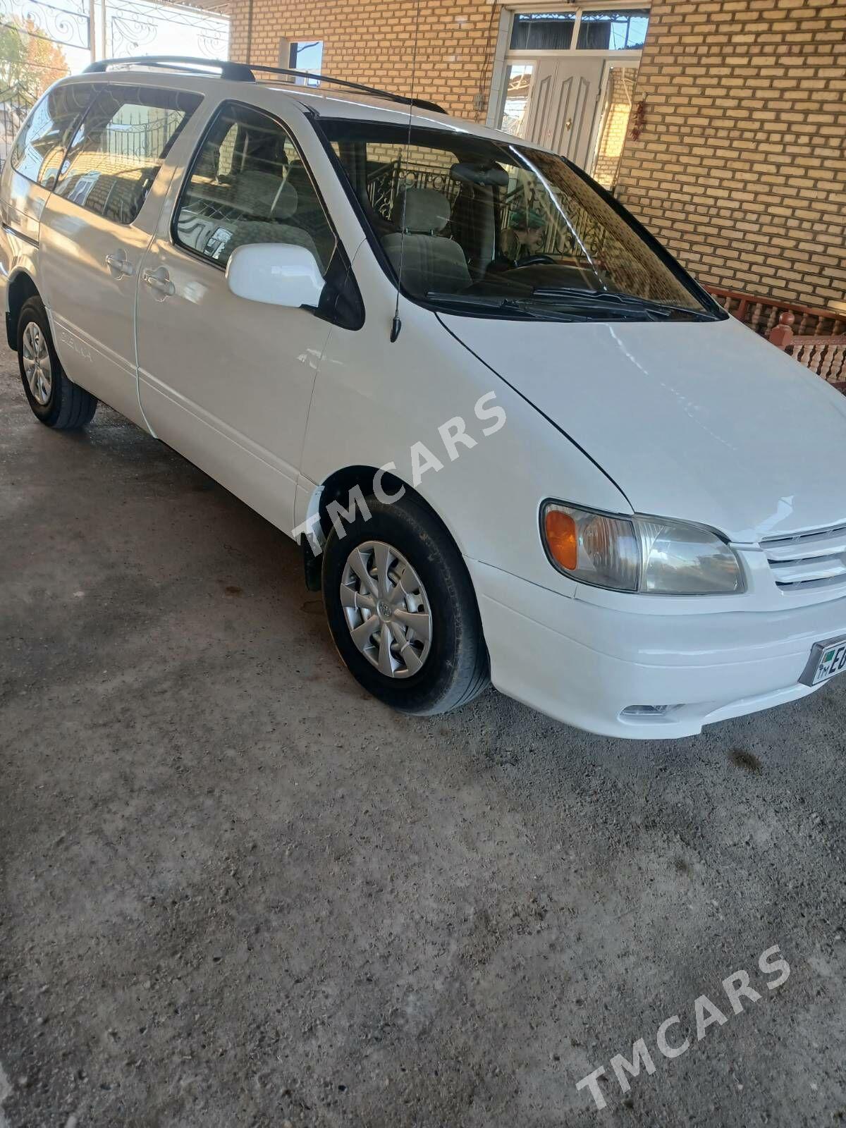 Toyota Sienna 2002 - 145 000 TMT - Мары - img 4