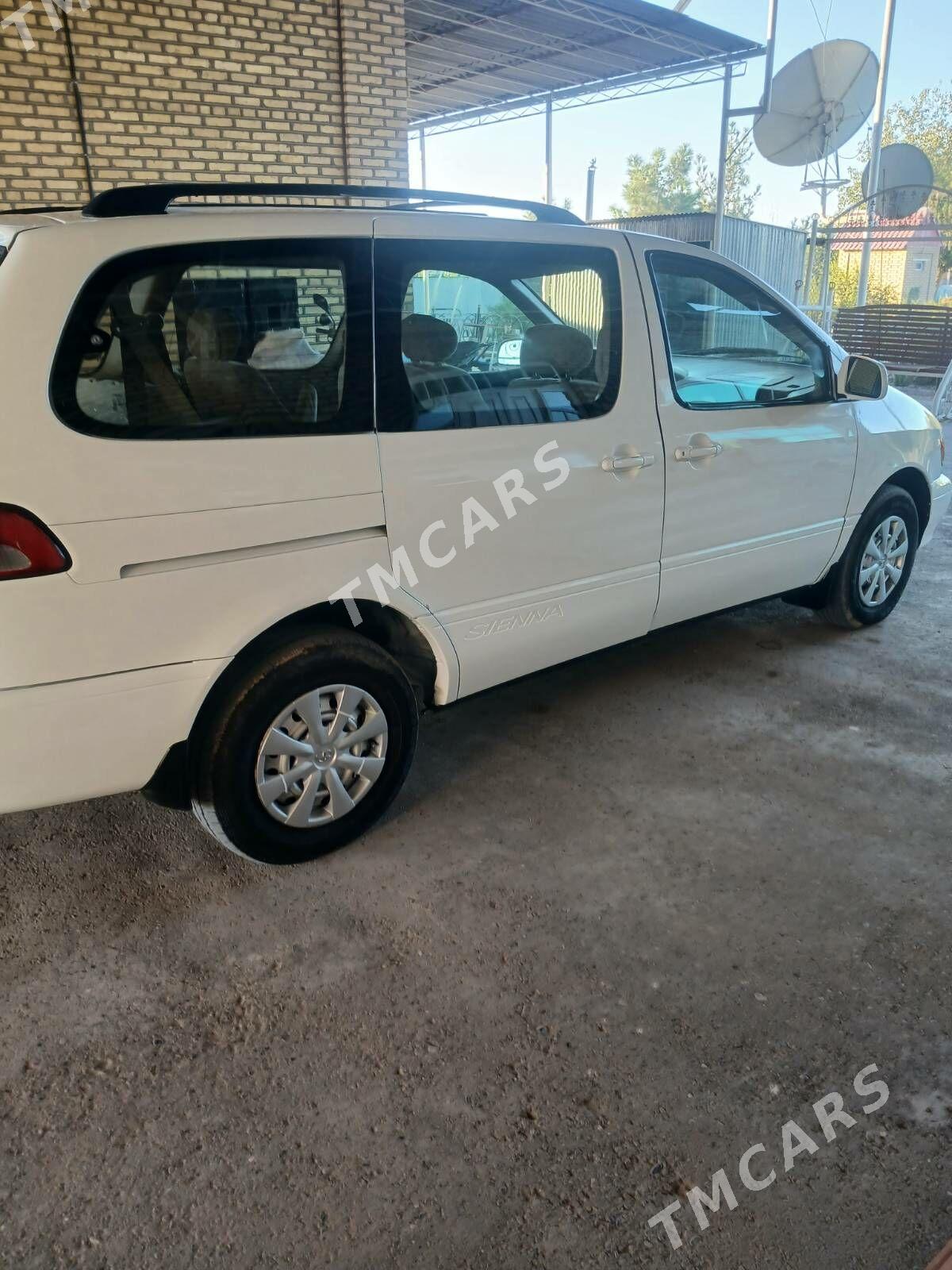 Toyota Sienna 2002 - 145 000 TMT - Мары - img 5