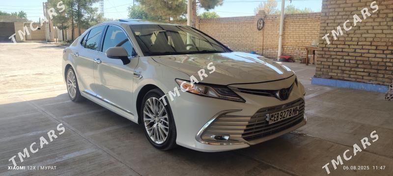 Toyota Camry Hybrid 2022 - 270 000 TMT - Ýolöten - img 4