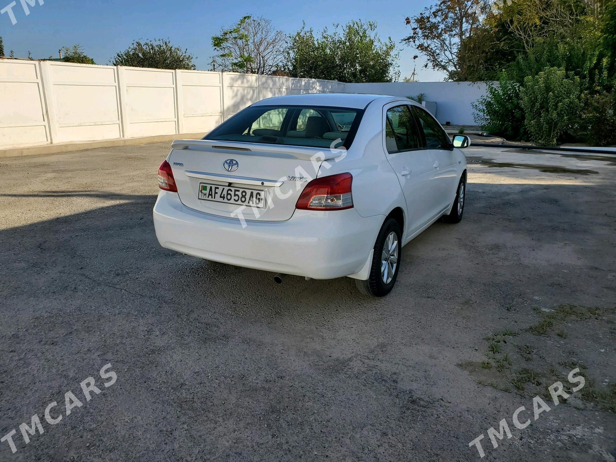 Toyota Yaris 2008 - 125 000 TMT - Бузмеин - img 4