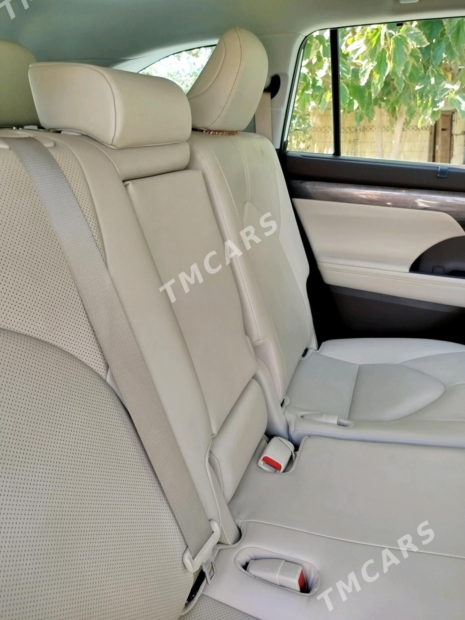 Toyota Highlander 2020 - 640 000 TMT - Мары - img 3