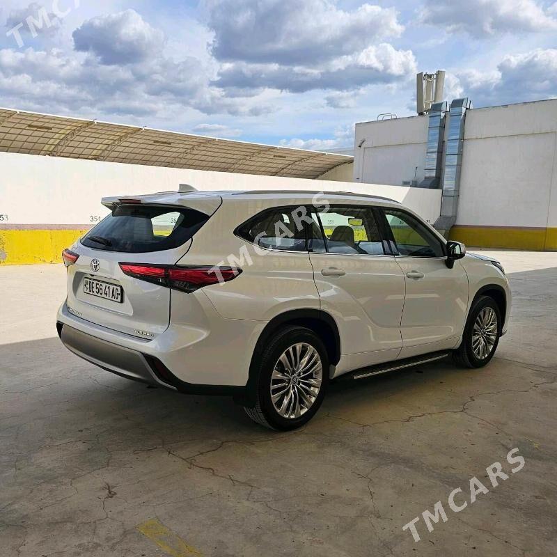 Toyota Highlander 2022 - 660 000 TMT - Aşgabat - img 4