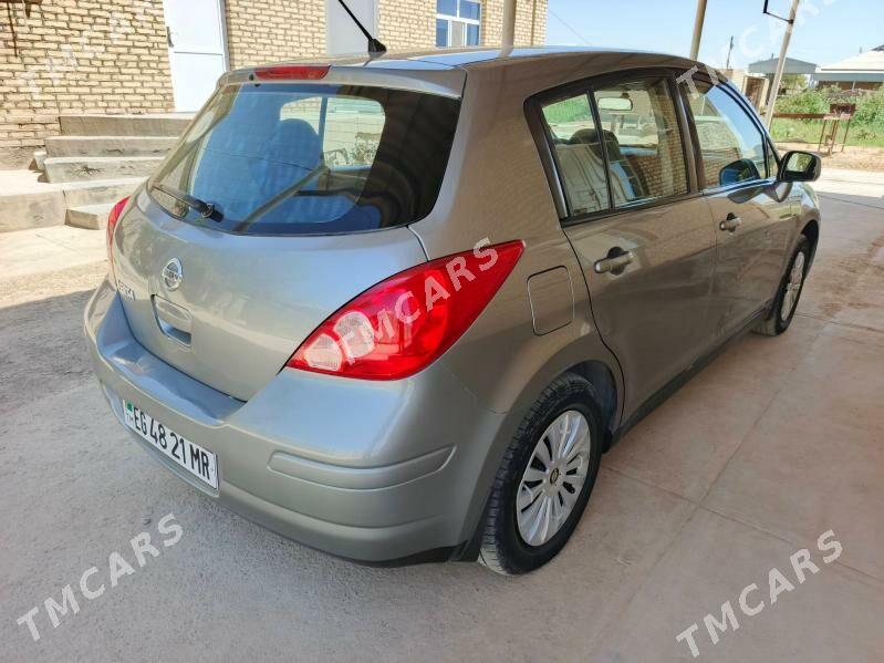 Nissan Versa 2010 - 100 000 TMT - Mary - img 5
