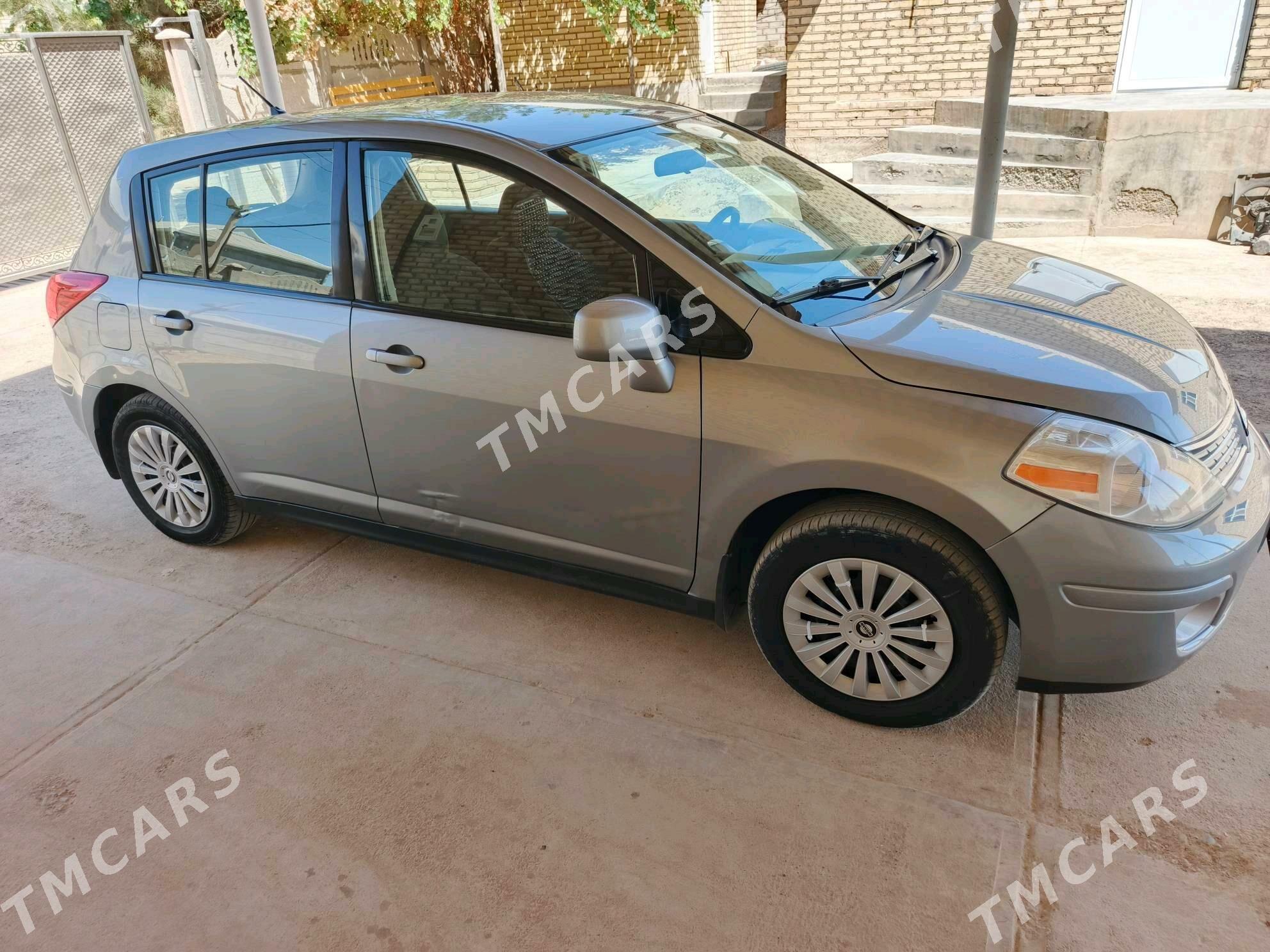 Nissan Versa 2010 - 100 000 TMT - Mary - img 6