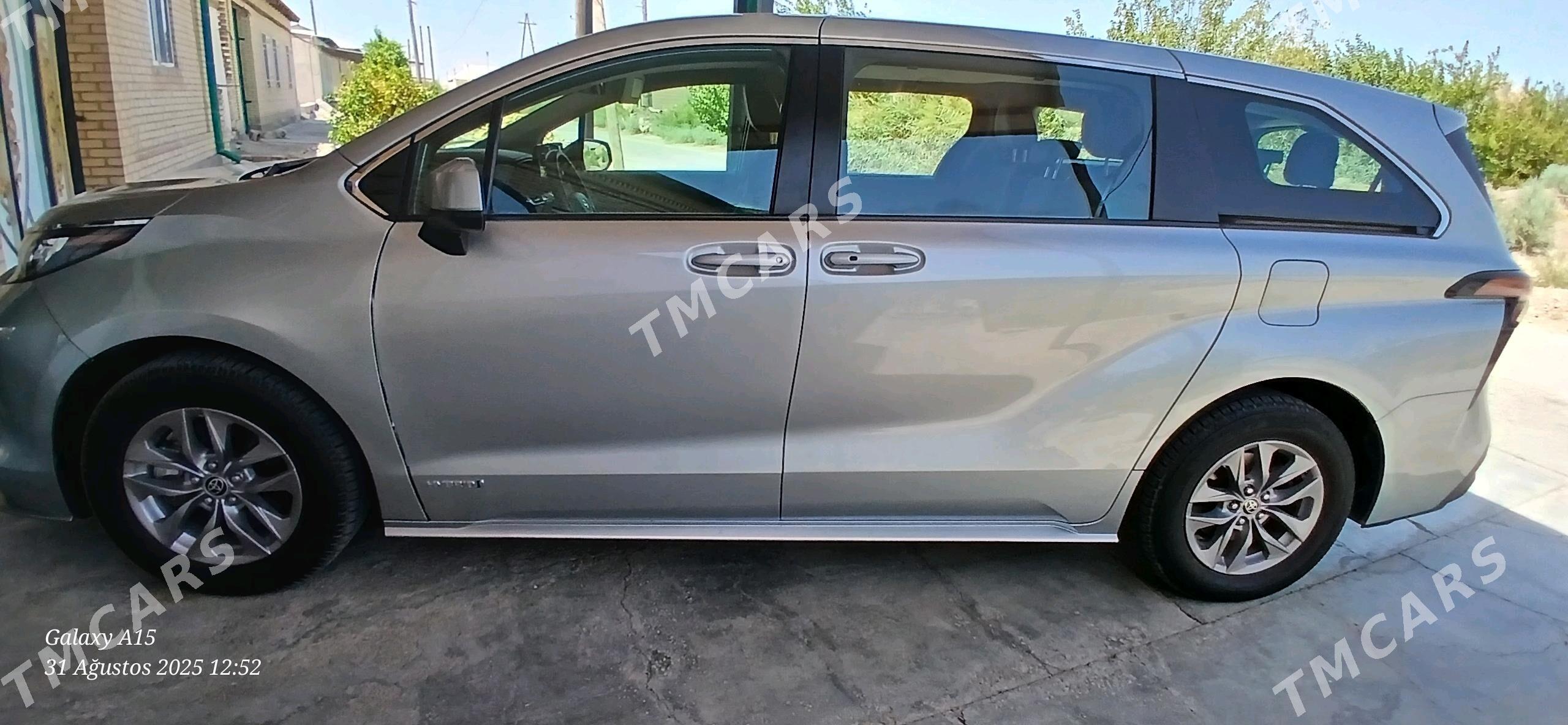 Toyota Sienna 2021 - 450 000 TMT - Dänew - img 2