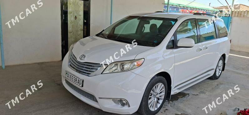 Toyota Sienna 2016 - 325 000 TMT - Büzmeýin - img 3
