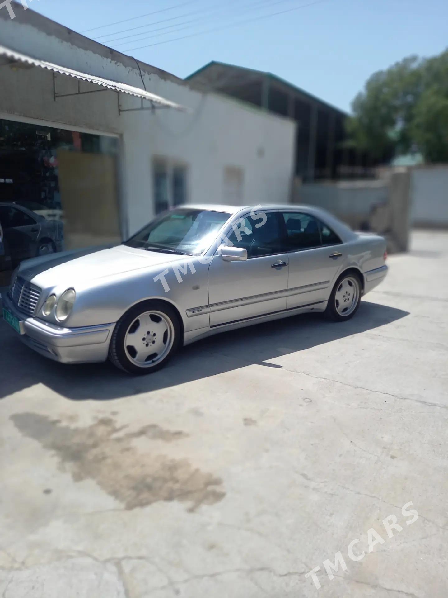 Mercedes-Benz E320 1998 - 100 000 TMT - Büzmeýin - img 3