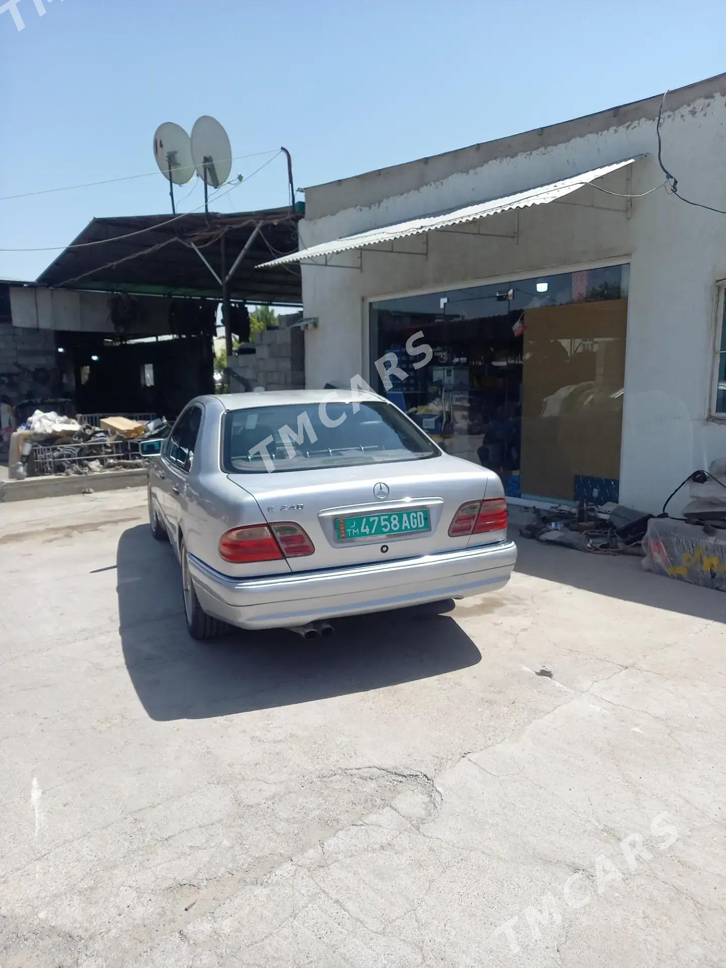 Mercedes-Benz E320 1998 - 100 000 TMT - Büzmeýin - img 2