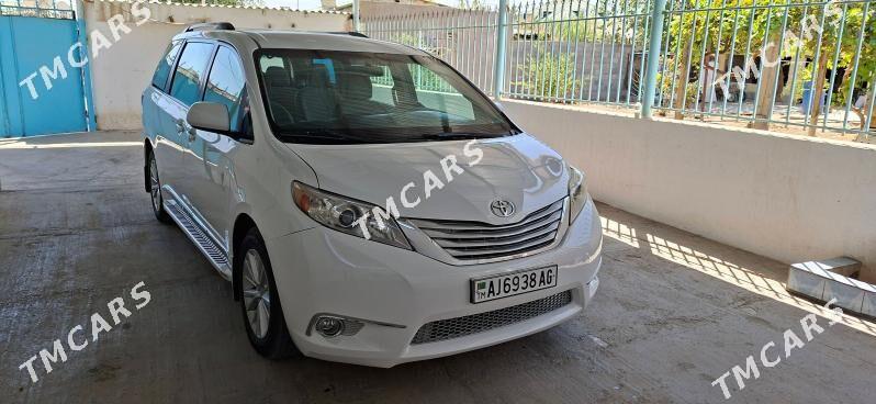 Toyota Sienna 2016 - 325 000 TMT - Büzmeýin - img 5