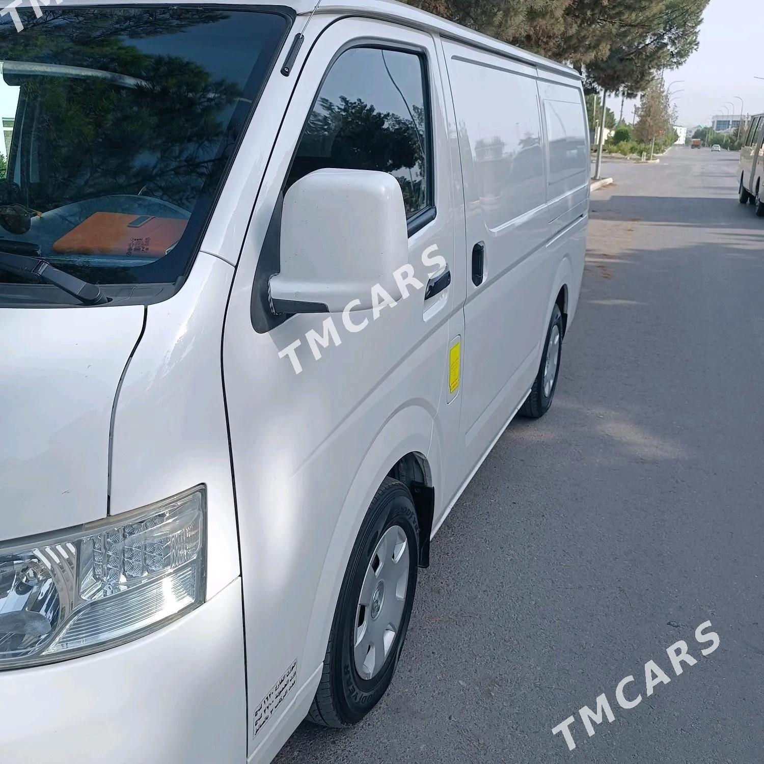 Toyota Hiace 2019 - 280 000 TMT - Aşgabat - img 6